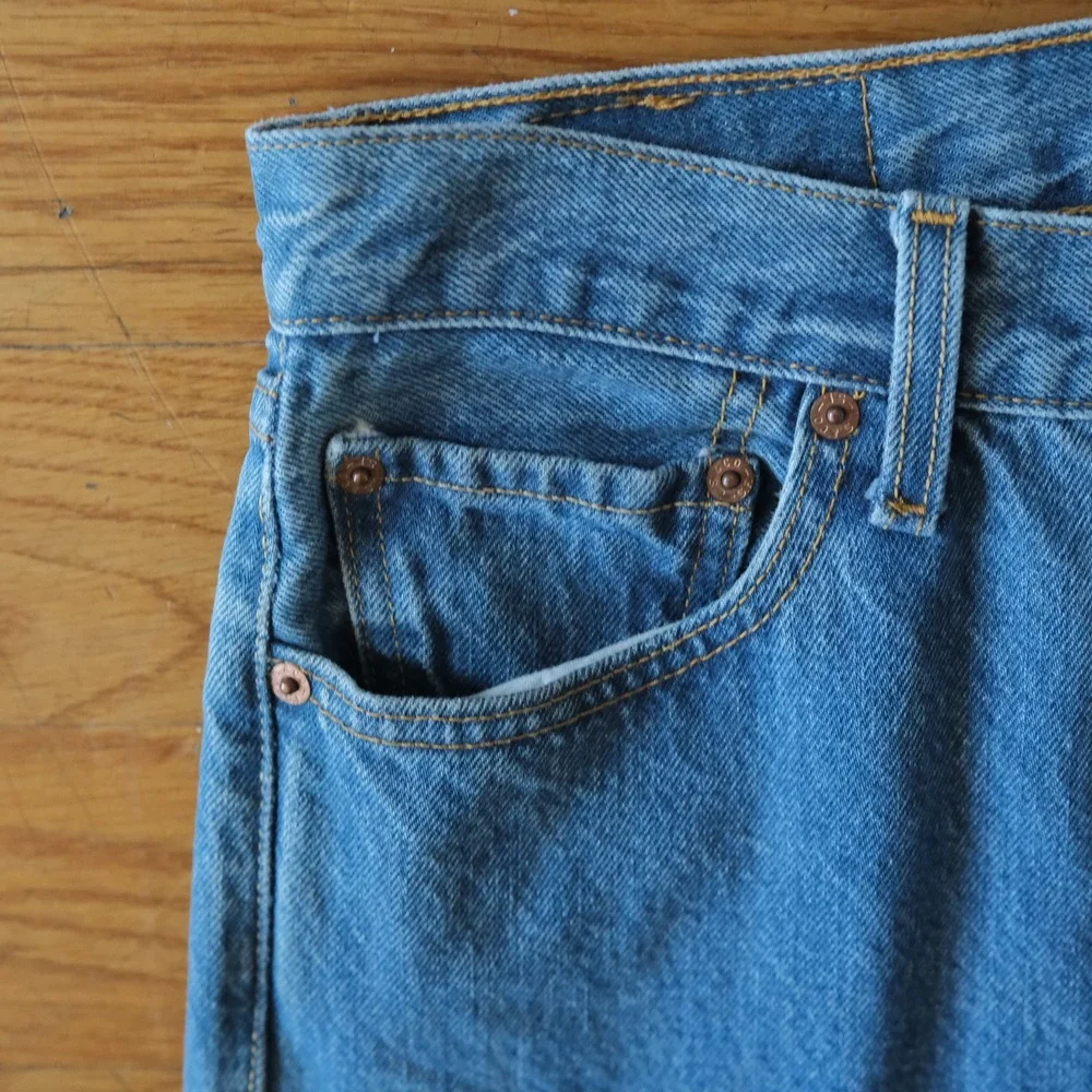 Levi's 501 Jeans Men Blue Original Fit Button Fly Straight Leg 31x30 Casual
